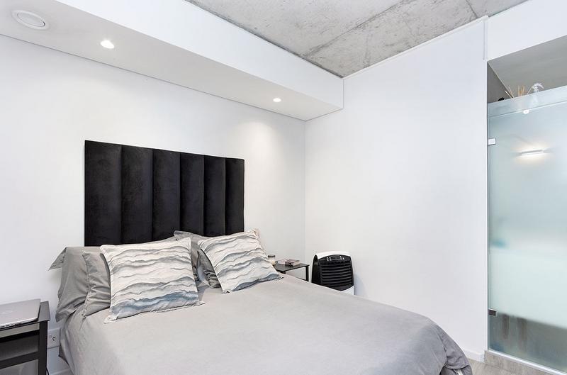 1 Bedroom Property for Sale in Woodstock Western Cape